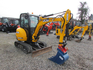 Miniexcavadora JCB 8029 CTS de 2.9 toneladas con 3 cucharones, excavadora hidráulica compacta de giro trasero a la venta a precio económico. - Product Image 3