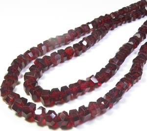 Perles de grenat rouge naturel du Mozambique de haute qualité, facettées, 6-8 mm, pierres précieuses en forme de cube, 17 pouces de long, pour la fabrication de bijoux - Product Image 4