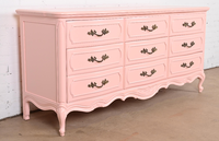 Commode/armoire à tiroirs de grande taille au design traditionnel français fait à la main pour chambre à coucher salon hôtel villa excellent rangement