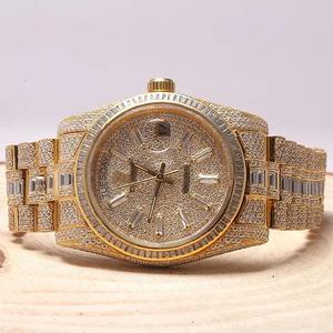 Reloj Unisex con Cristal de Moissanita y Diamantes, Chapado en Oro de 18K, Pantalla LCD, Movimiento de Cuarzo de 40MM, Engaste Baguette |   Joyería Hip Hop de Alta Gama - Product Image 5