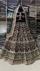 Lehenga Choli de Terciopelo Bordado de Fabzone, Hermoso Diseño para Bodas, Fiestas y Uso Casual en Todas las Temporadas - Product Image 2