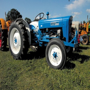Vente en gros en stock d'occasion FORD 4WD tracteur agricole machines agricoles avec pompe de livraison rapide comme composant de base prix bon marché - Product Image 2