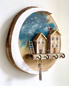 แขวนผนังไม้แบบดั้งเดิมที่มีดีไซน์อินเดียที่แสดงถึงมรดกทางวัฒนธรรมและงานฝีมืออันงดงาม - Product Image 3