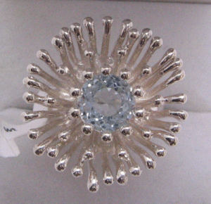 Bague géométrique pour homme en argent sterling avec pierre précieuse améthyste de 2,00 carats, ronde facettée de 8 mm, plaqué rhodium et style luxueux - Product Image 1