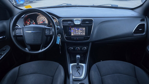 CHRYSLER 200 LX d'occasion 2013 |   2,4 L |   Conduite confortable |   Choix pratique - Product Image 5
