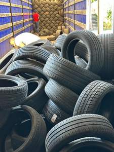 Pneus de voiture radiaux toutes saisons sans chambre à air, fabriqués en France, 235/55ZR17, classement S, état neuf, durée de vie de la bande de roulement de 90%, garantie de 12 mois - Product Image 6