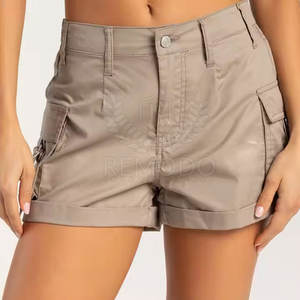 Shorts cargo en coton pour femmes avec poches, coupe confortable pour les tenues de rue d'été, shorts pour femmes - Product Image 2