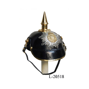Casco medieval Pickelhaube Armor, fabricante y proveedor indio de casco Pickelhaube de cuero, producto de cuero genuino - Product Image 2
