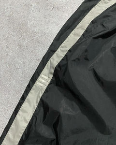 เสื้อแจ็คเก็ตกันลมไนลอนทรงปกติ ดีไซน์ทันสมัย ลายทางด้านข้าง สีพื้น ทรงเข้ารูป ชายเสื้อไนลอน แห้งเร็ว ทรงหลวม - Product Image 4