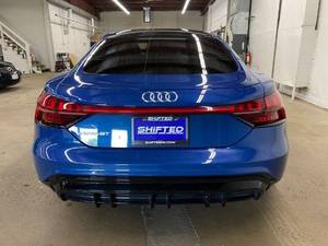 Audi e-tron GT quattro Prestige AWD quattro Prestige 2022, sedán de 4 puertas, libre de accidentes, autos usados en venta. - Product Image 3