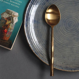 Cubiertos de acero de primera calidad, nuevo diseño, juego de cubiertos de acero inoxidable de alta calidad, juego de platos de cuchara con patrón de frutas para el hogar - Product Image 2