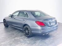 Mercedes-Benz Classe C FWD C 300 Turbo 4 portes berline d'occasion en excellent état, intérieur cuir foncé, conduite à gauche, régulateur de vitesse adaptatif, transmission automatique, à vendre