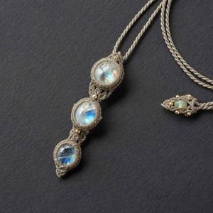 Collier tendance vintage en macramé avec chaîne à maillons, pierre de lune ronde de 25 à 30 mm, cadeau de fiançailles ou de mariage unisexe, dernière arrivée - Product Image 1