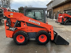 Chargeur compact Kubota SSV75 neuf/d'occasion, élévateur vertical, 74.3 HP, hydraulique à haut débit pour la construction et l'agriculture - Product Image 2