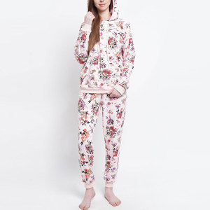 Vente en gros Ensemble d'entraînement de haute qualité pour survêtement de jogging d'hiver respirant pour femmes fabriqué au Pakistan - Product Image 4