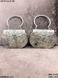 Pochette de mariée en laiton à finition antique argentée faite à la main pour dames pour des soirées spéciales et des occasions élégantes - Product Image 3