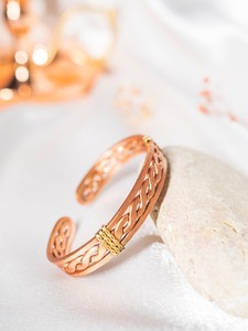 Bijoux de thérapie magnétique : Bracelet en cuivre martelé, Manchette en cuivre tressé, Bracelet ouvert en cuivre, Bracelet élégant en cuivre - Product Image 4