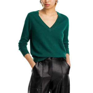 Suéter Aqua Cashmere 100% Tejido con Cuello en V, Cachemira Transpirable con Logotipo Frontal y Estampado para Otoño/Invierno - Product Image 2