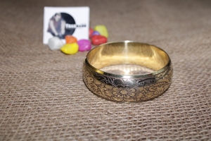 กำไลข้อมือทองเหลืองสำหรับผู้หญิงดีไซน์แฟชั่นใหม่ลายดอกไม้ - Product Image 3