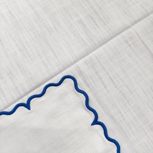 Servilleta de tela de algodón elegante color azul real con borde festoneado para cenas, bodas y restaurantes - Product Image 3