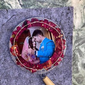 Marco de fotos de resina hecho a mano moderno con diseño de Ángel minimalista para fotos de boda regalo de graduación muy bajo costo en HF Crafts - Product Image 6
