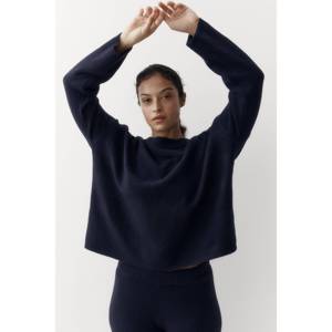 Pull en tricot respirant personnalisé pour femmes avec motif rayé, style décontracté occidental, longueur longue pour la saison estivale - Product Image 1