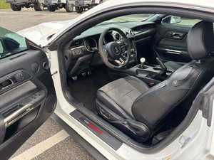 Ford Mustang Shelby GT350 Fastback RWD Coupé 2020 Usado en Excelentes Condiciones - Product Image 3