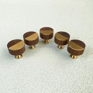 Bouton moderne en résine et laiton pour tiroirs de cuisine, armoires, armoires, armoires en bois et poignées de meubles de maison par FWE - Product Image 2