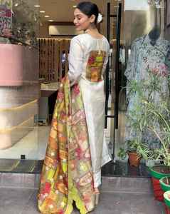 Conjunto de Kurti de Moda India con Bordado JACQUARD BUTTI, para Mujer, de Alta Calidad, para Fiestas y Festivales, con Diseño Moderno - Product Image 2