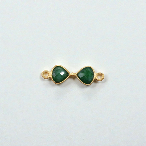 Connecteur à double boucle en argent 925 avec émeraude teinte - Charme en pierre précieuse serti de pierres précieuses plaqué or pour la création de bijoux DIY - Product Image 1