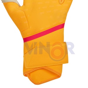 Gants de gardien de but confortables, couleur et design personnalisés, en cuir, vêtements d'entraînement de football, gants de gardien de but de football, service OEM - Product Image 3