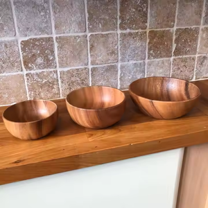 Bol de service en bois de mangue de taille personnalisée Design exclusif avec couleurs naturelles polonaises pour la maison et les restaurants par glowin fashion - Product Image 1