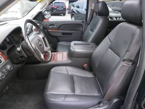 Chevrolet Avalanche LTZ Black Diamond d'occasion haut de gamme à prix réduit à vendre - Product Image 2