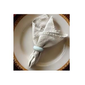 Ronds de serviette en résine abordables avec détails durables faits à la main pour des arrangements de table élégants dans chaque décor - Product Image 4