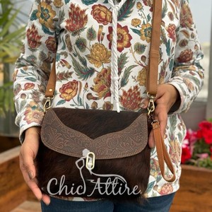 กระเป๋าสะพายคาดลำตัวหนังวัวสไตล์ตะวันตกสินค้าออกใหม่กระเป๋าถือแบบลำลองมีสไตล์สำหรับผู้หญิงกระเป๋าถือหนังแท้มีสาย - Product Image 1