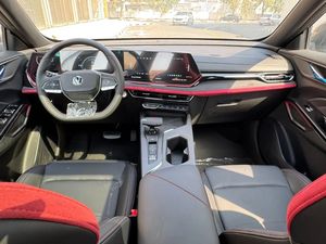 Changan X5 Plus 1.5 T 2025 à traction avant essence |   Blanc/Noir - Product Image 5