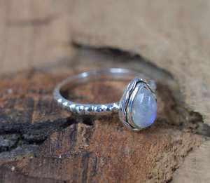 Anillo fino de Plata de Ley 925 hecho a mano, piedra lunar arcoíris Natural clásica única, piedra preciosa personalizable, diseño de rodio eterno - Product Image 2