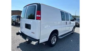 Fourgonnette utilitaire GMC Savana 2500 SWB 2023 certifiée, propre et peu utilisée, intérieur clair, sièges en cuir, moteur turbo, propulsion arrière, régulateur de vitesse adaptatif - Product Image 5