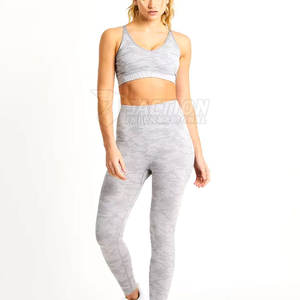 Services OEM Ensemble de yoga dernier cri pour femmes Ensemble de yoga de haute qualité pour femmes Design personnalisé Ensemble de yoga pour femmes - Product Image 1