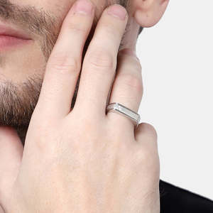 Anillo para Hombre CLARA, Modelo <span class=keywords><strong>Dario</strong></span>, en Plata de Ley 925 con Baño de Rodio, con Diamantes y Circonitas Engastados en Bisel - Product Image 4