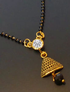 Mangalsutra de oro artificial de calidad superior para novia con hermoso colgante para mujeres casadas a los mejores precios - Product Image 2