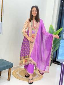 Vestido Anarkali de Calidad de Exportación India, Conjunto de 3 Piezas Kurti, Seda Banarasi con Trabajo a Mano, Vestido Anarkali Listo para Usar para Fiestas - Product Image 2