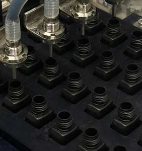 Colle liquide pour extensions de cils à marque privée, séchage rapide en 0,3 seconde, imperméable, végane, sans cruauté animale, professionnelle, OEM disponible, personnalisable - Product Image 5