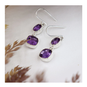 Pendiente de piedras preciosas de amatista de corte ovalado y cojín Plata de Ley 925 con ajuste de bisel Chapado en plata Pendiente colgante de moda. - Product Image 4