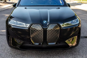 B2M 2W IX M60 2024 d'occasion en excellent état (kilométrage 75001-100000 milles) Double moteur électrique 4x4/AWD Transmission automatique Cuir gauche - Product Image 3