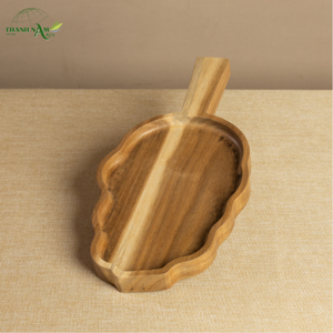 Plateau de service portable en bois d'acacia léger, fait à la main, écologique, avec poignée, forme organique, pour la restauration et l'usage domestique - Product Image 1