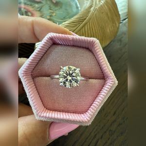 Bague en diamant de laboratoire rond de 2,00 CT VVS1 VVS2 de qualité supérieure, halo caché, or 18 carats, prix d'usine - Product Image 6