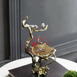 Supports pour décorations de salon Petits supports de lampes en T modernes Meilleur vendeur Oiseaux chantants Mini bougeoir en or antique - Product Image 3