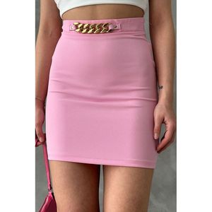 Falda Midi al Por Mayor con Elegante Detalle de Cadena en la Cintura para Mujer, Color Azul Saks Sólido, 100% Poliéster, Estilo Línea A, por TOPSHOW - Product Image 4