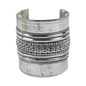 Pulseras de joyería para mujer con diseño de latón brillante y el mejor brazalete de diseñador con diseño de Acabado plateado - Product Image 6